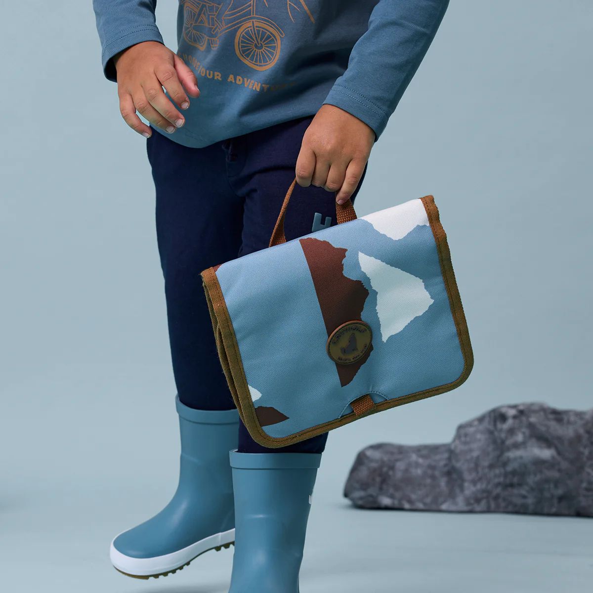 Hanging Toiletry Bag - Move Mountains - Image 2