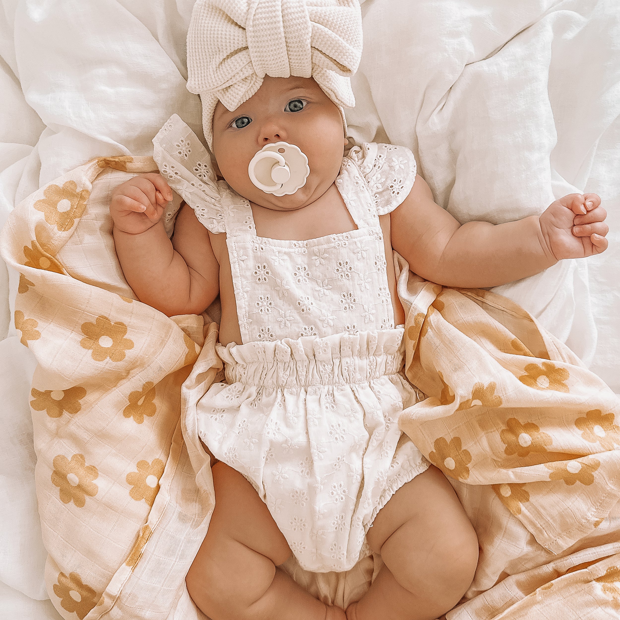 Organic Muslin Wrap - Daisy Chain - Image 3