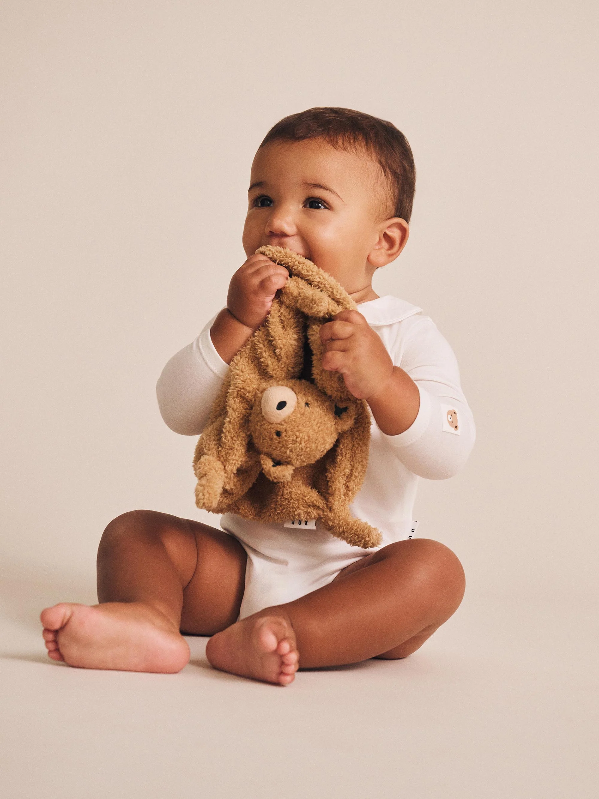 Huxbaby Baby's First Gift Set - Romper, Hat, Comforter - Image 3