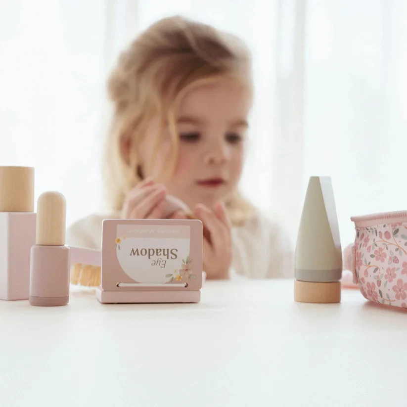Wooden Make-Up Set - Image 7