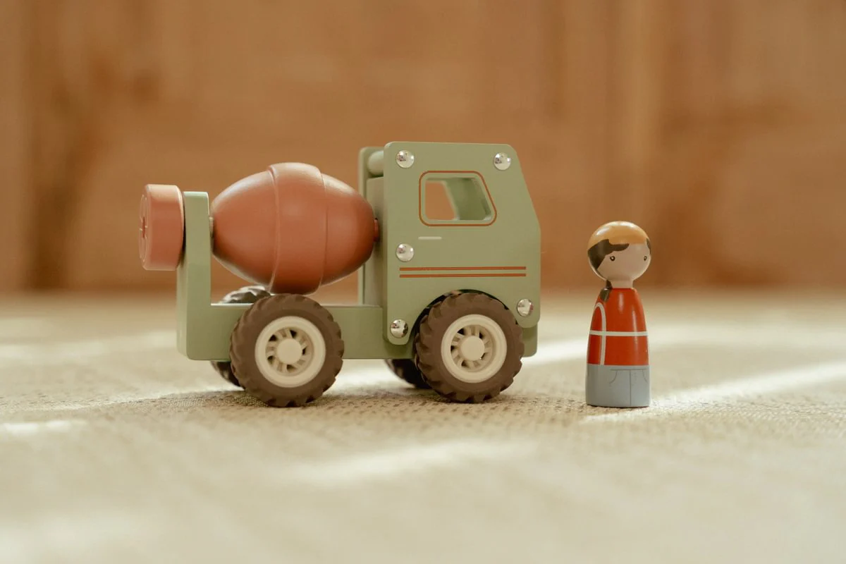 Wooden Cement Truck - Image 2