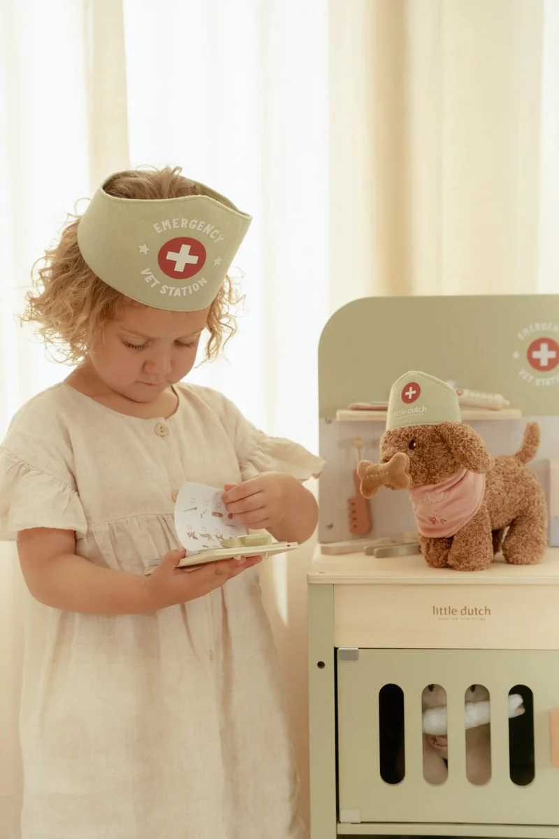 Wooden Play Veterinary Set - Image 6