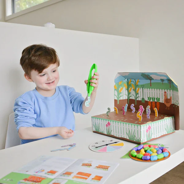 Bugs Craft and Activity Box - Image 3