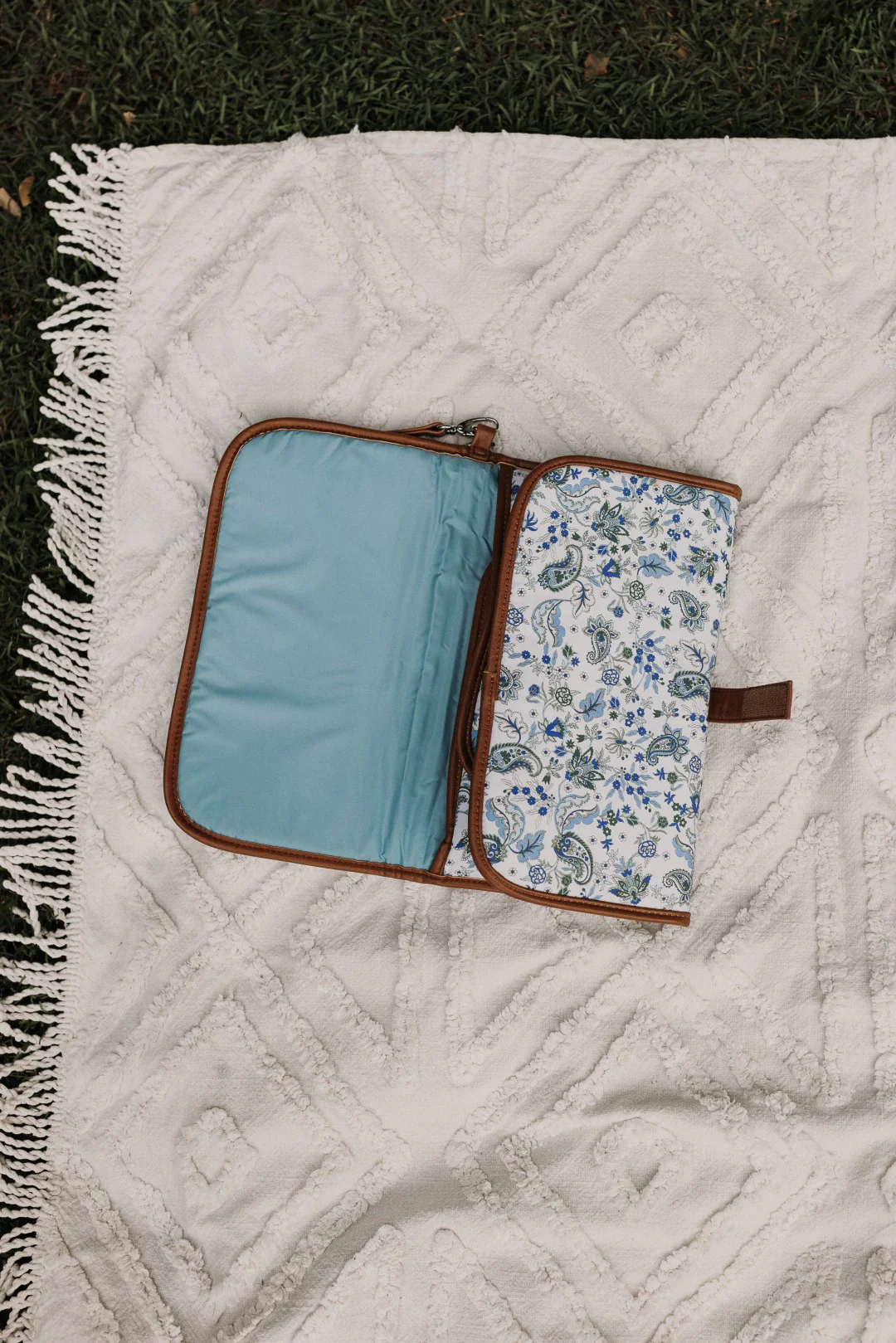Change Clutch - Blue Paisley/Tan - Image 4