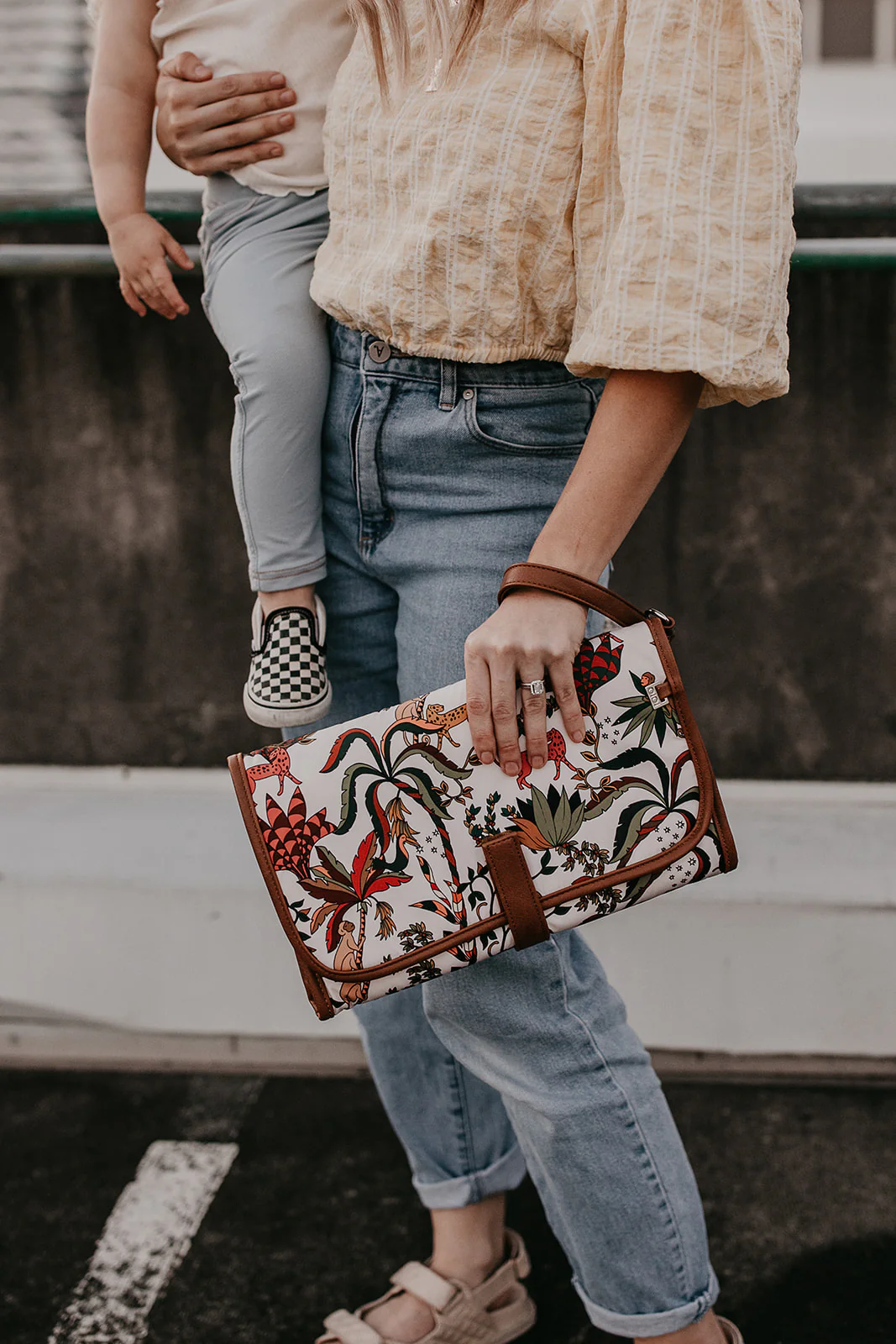 Change Clutch - Jungle Cream/Tan - Image 8