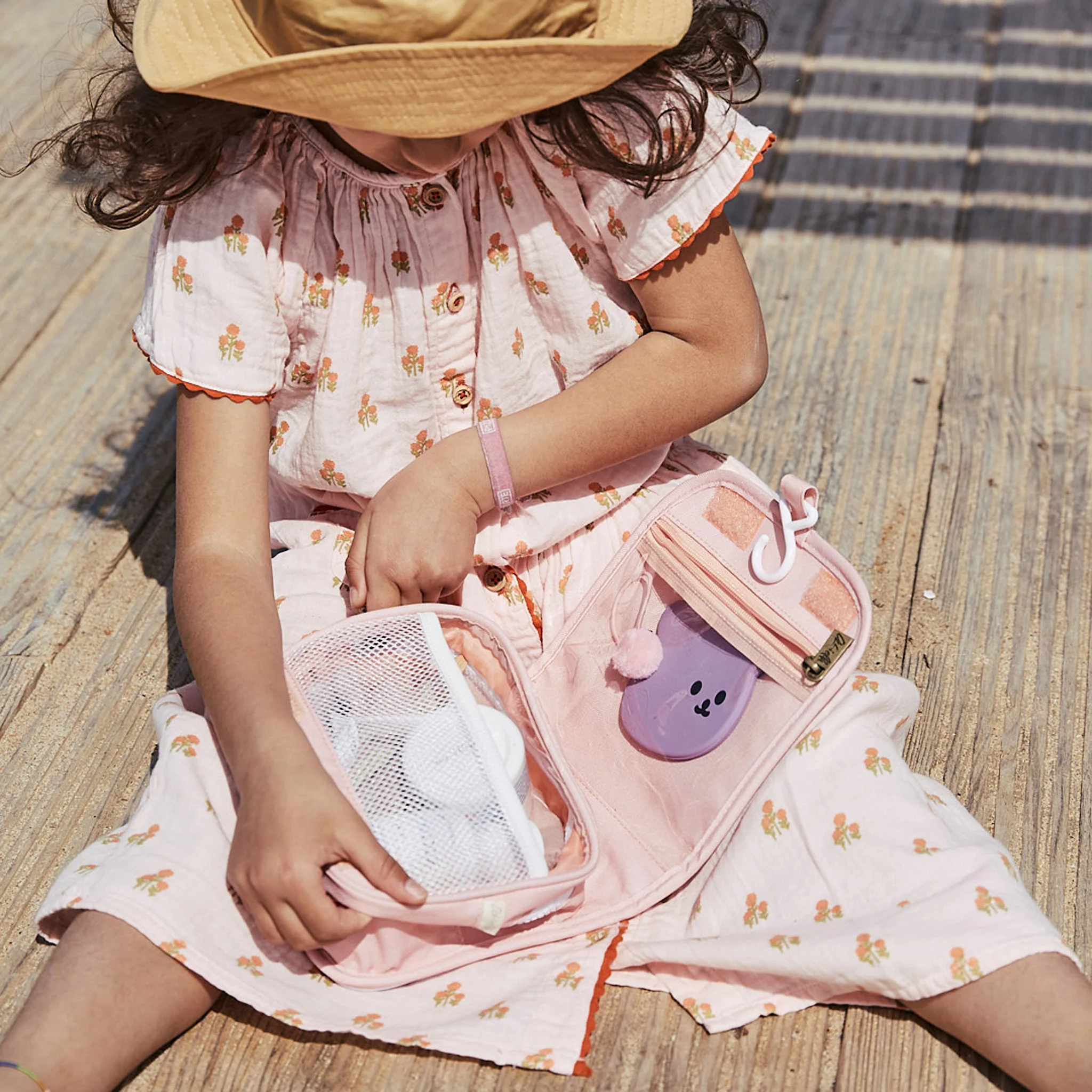 See-ya Wash Bag - Pink Daisies - Image 2