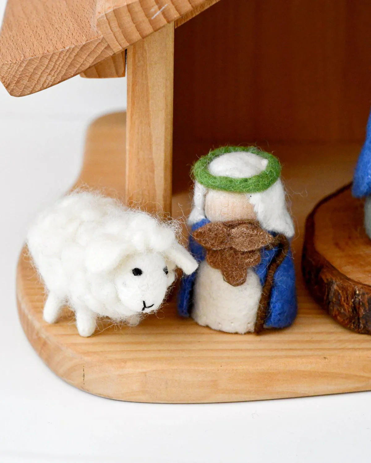Felt Nativity Peg Dolls Set - Image 3